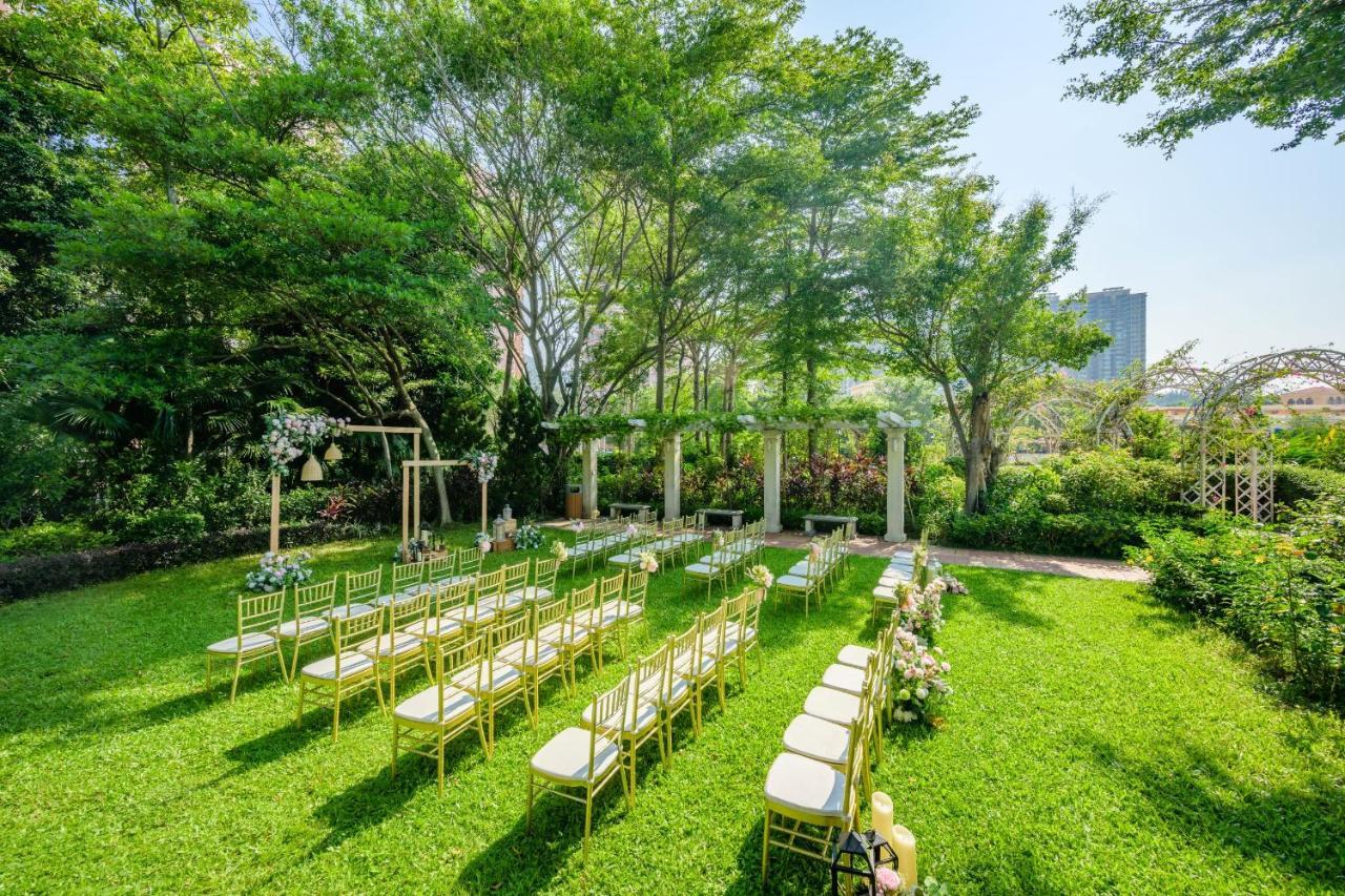 Hong Kong Gold Coast Hotel Екстериор снимка The Garden at Mandarin Oriental, Tokyo