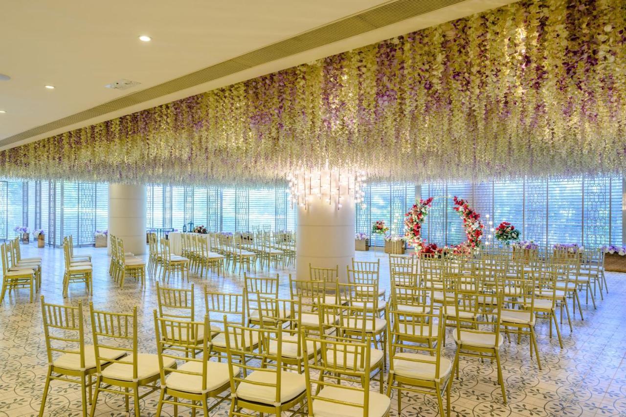 Hong Kong Gold Coast Hotel Екстериор снимка The Grand Ballroom