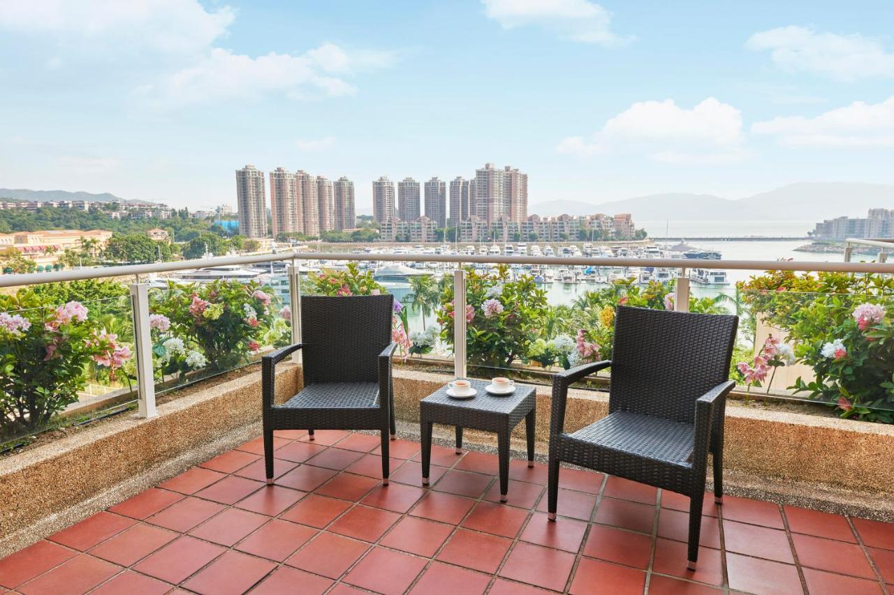 Hong Kong Gold Coast Hotel Екстериор снимка
