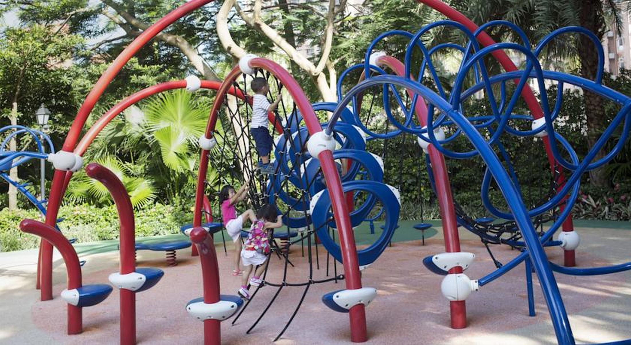 Hong Kong Gold Coast Hotel Екстериор снимка Playground at the zoo