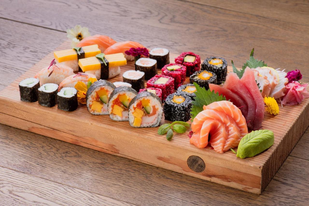 Hong Kong Gold Coast Hotel Екстериор снимка Sushi